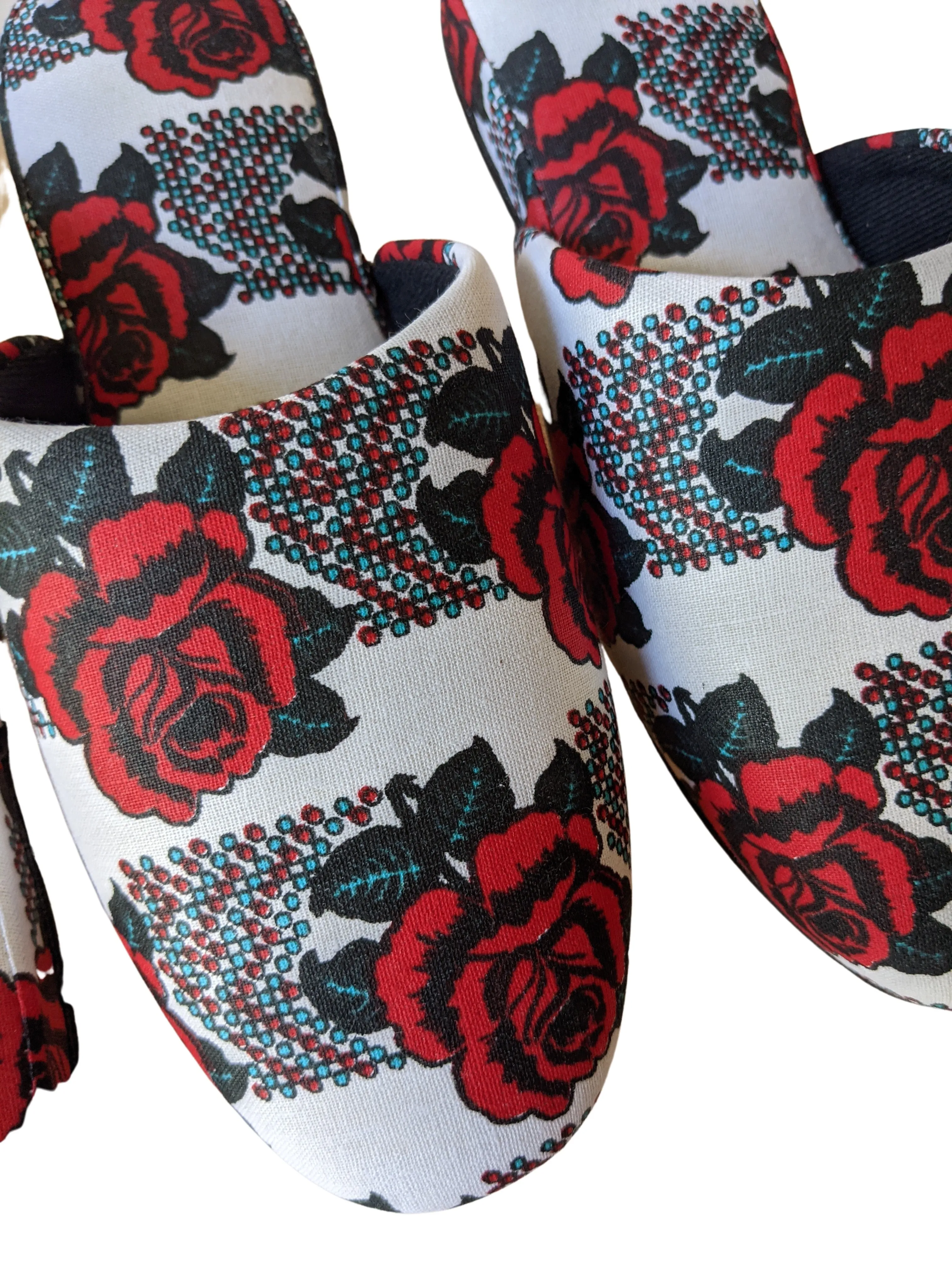 Medium Rose Print Mix Slippers [vinyl sole]  Rose M07 [Size: Medium] Rose M07