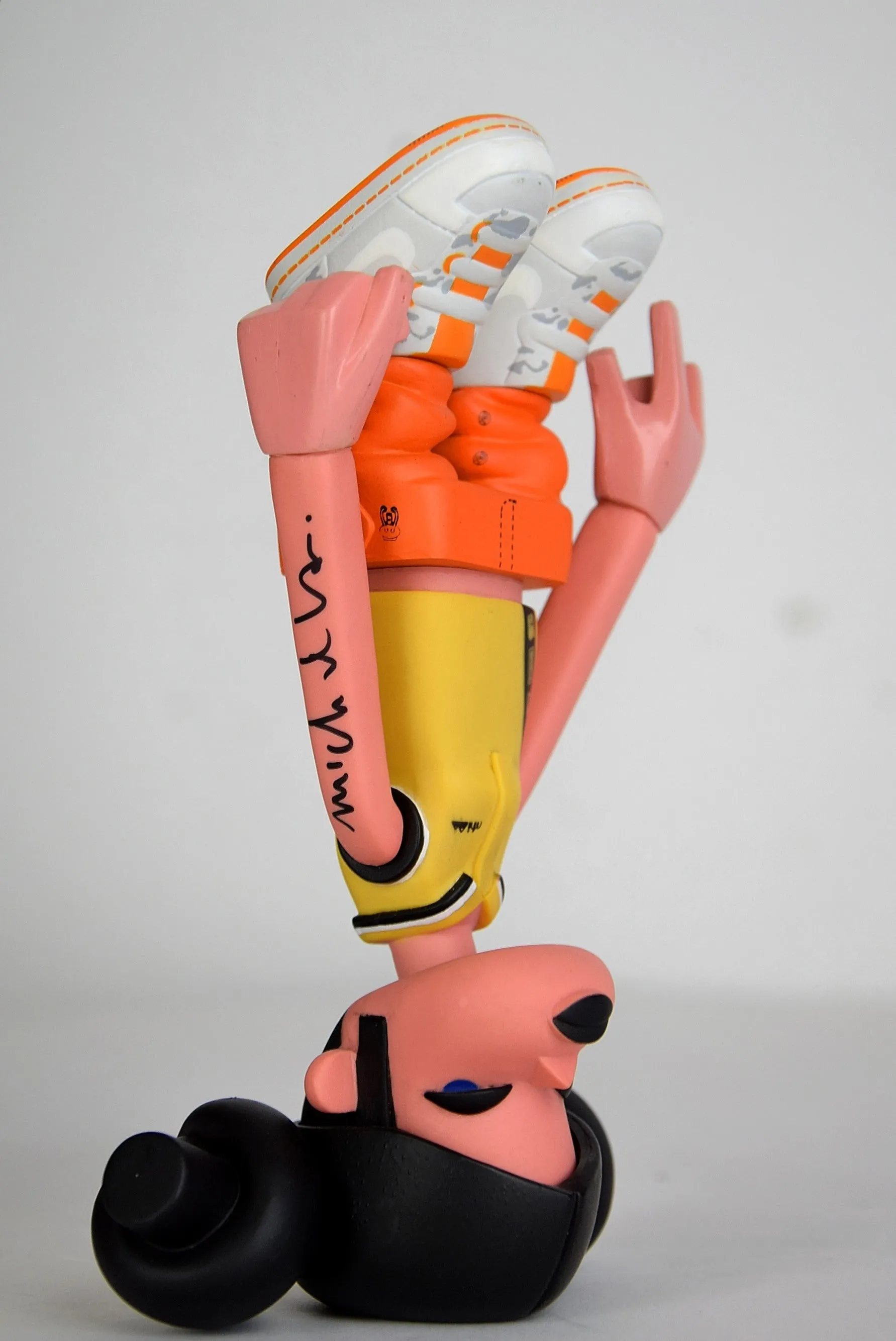 Mint 2003 signed art Toy MISS London designed by Michael Lau Maharishi Edition