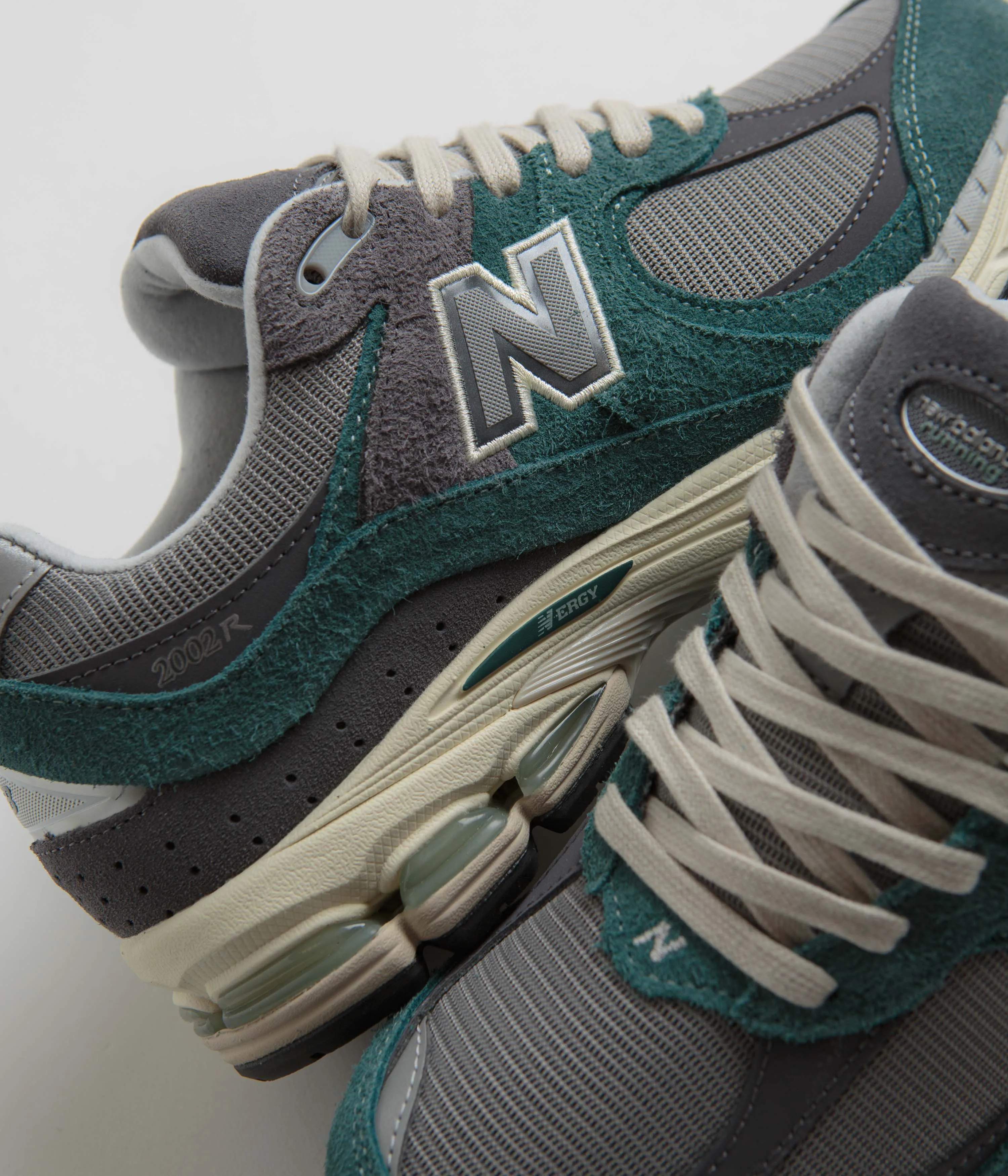 New Balance 2002R Shoes - New Spruce