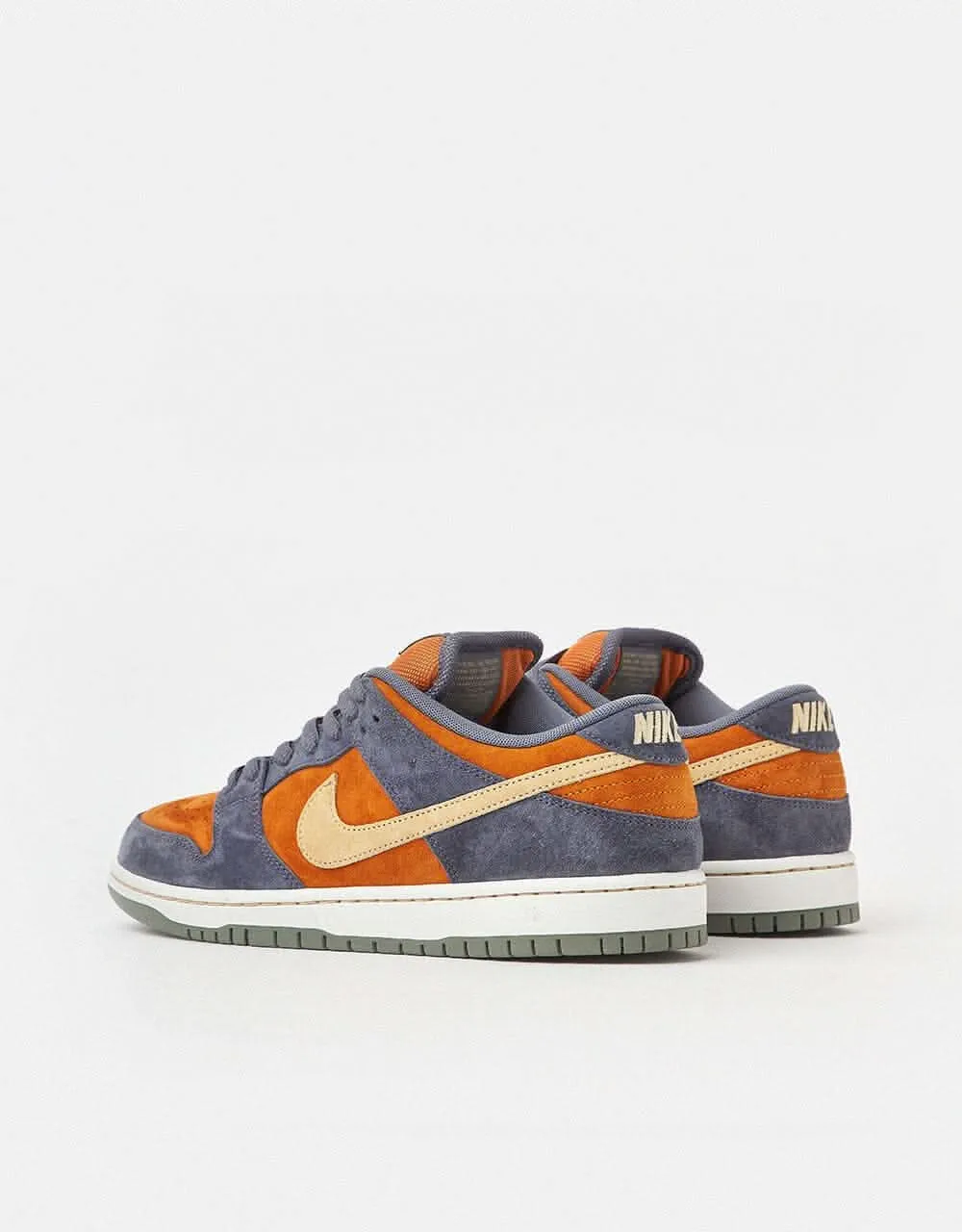 Nike SB 'Wildcard' Dunk Low Pro Skate Shoes - Light Carbon/Sesame-Monarch