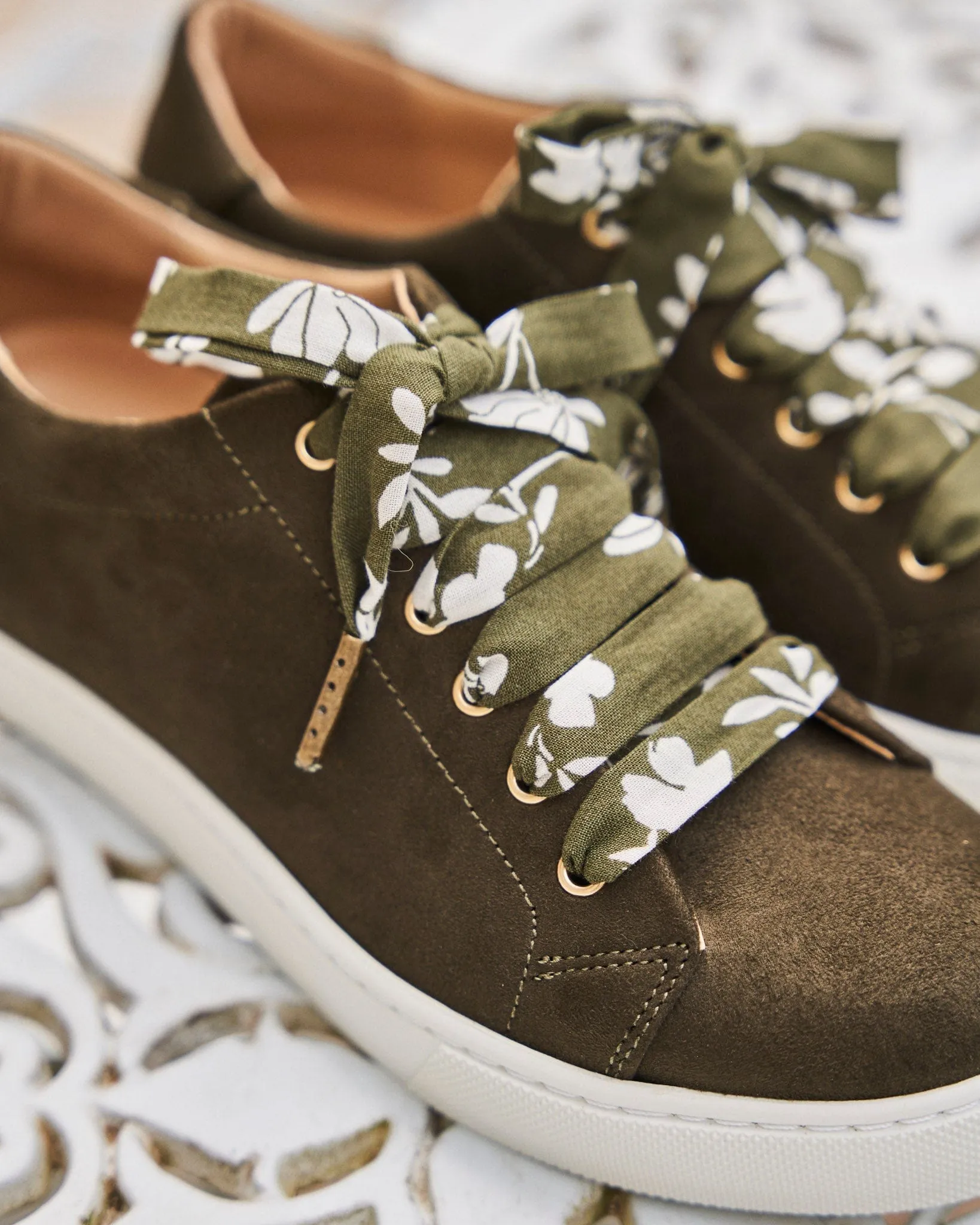 Virevolte Recycled Grain Suede Vegan Sneakers | Forest